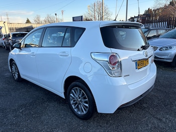 Used Toyota Verso 2016 for sale - 76641633: Photo