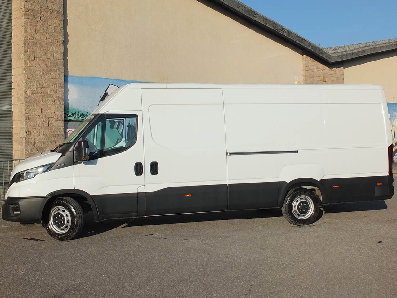 Used Iveco Daily 2024 for sale - 77996945: Photo 2