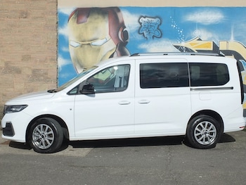 Used Ford Tourneo Connect 2024 for sale - 78236330: Photo