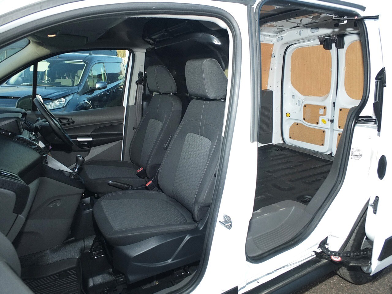 Used Ford Transit Connect 2023 for sale - 77045717: Photo 5