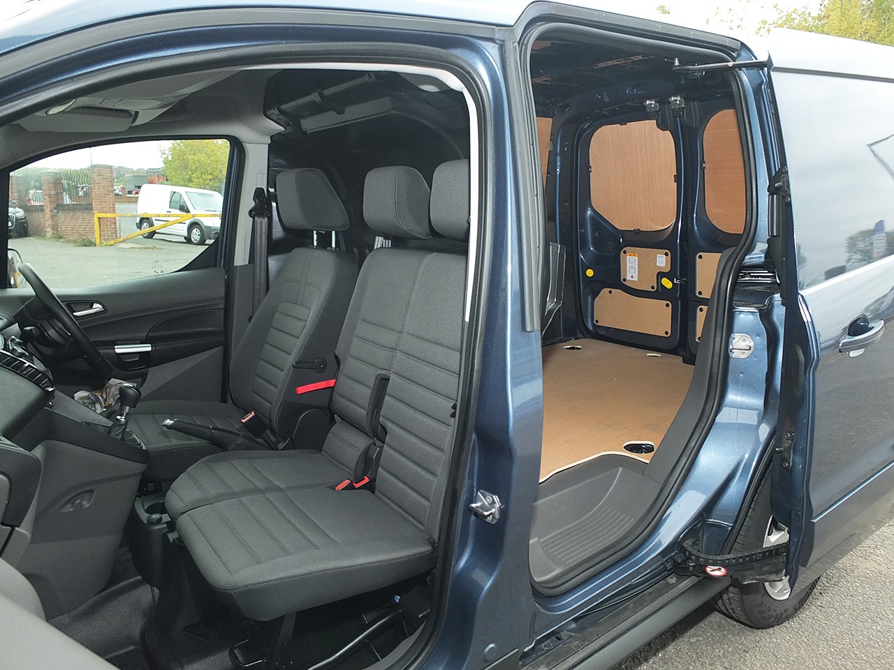 Used Ford Transit Connect 2024 for sale - 76533637: Photo 5