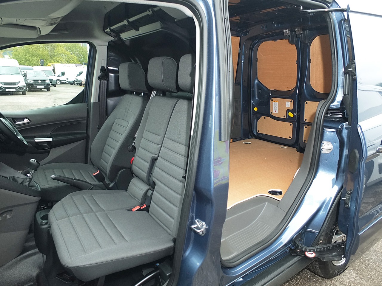 Used Ford Transit Connect 2024 for sale - 76542345: Photo 5