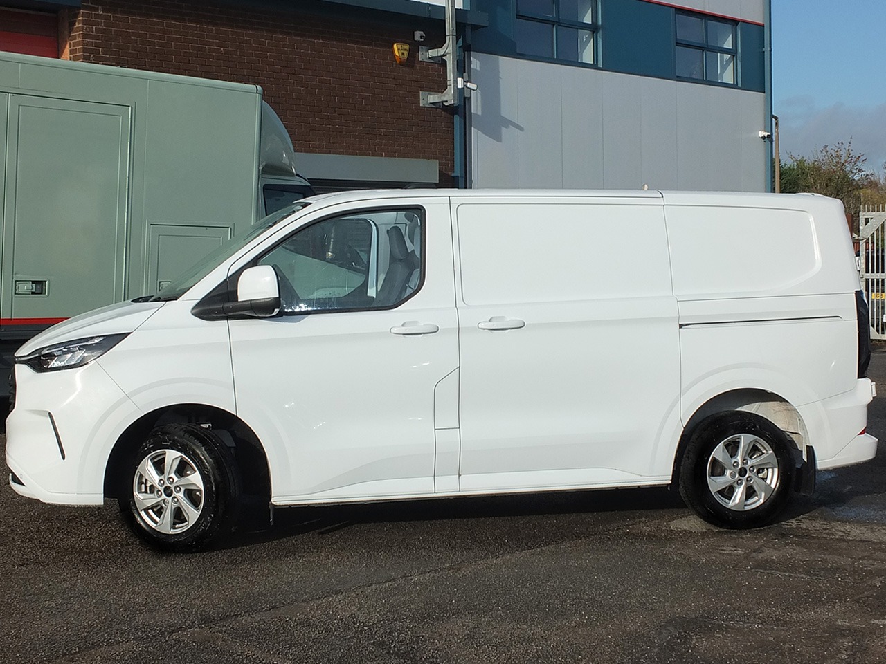 Used Ford Transit Custom 2023 for sale - 76761905: Photo 2