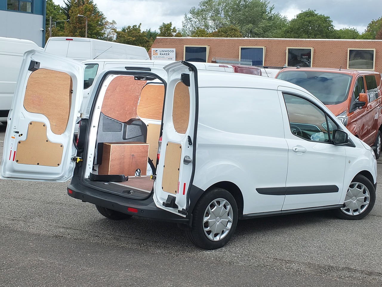 Used Ford Transit Courier 2017 for sale - 76075714: Photo 16