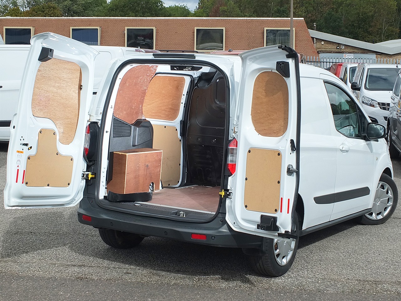 Used Ford Transit Courier 2017 for sale - 76075714: Photo 17