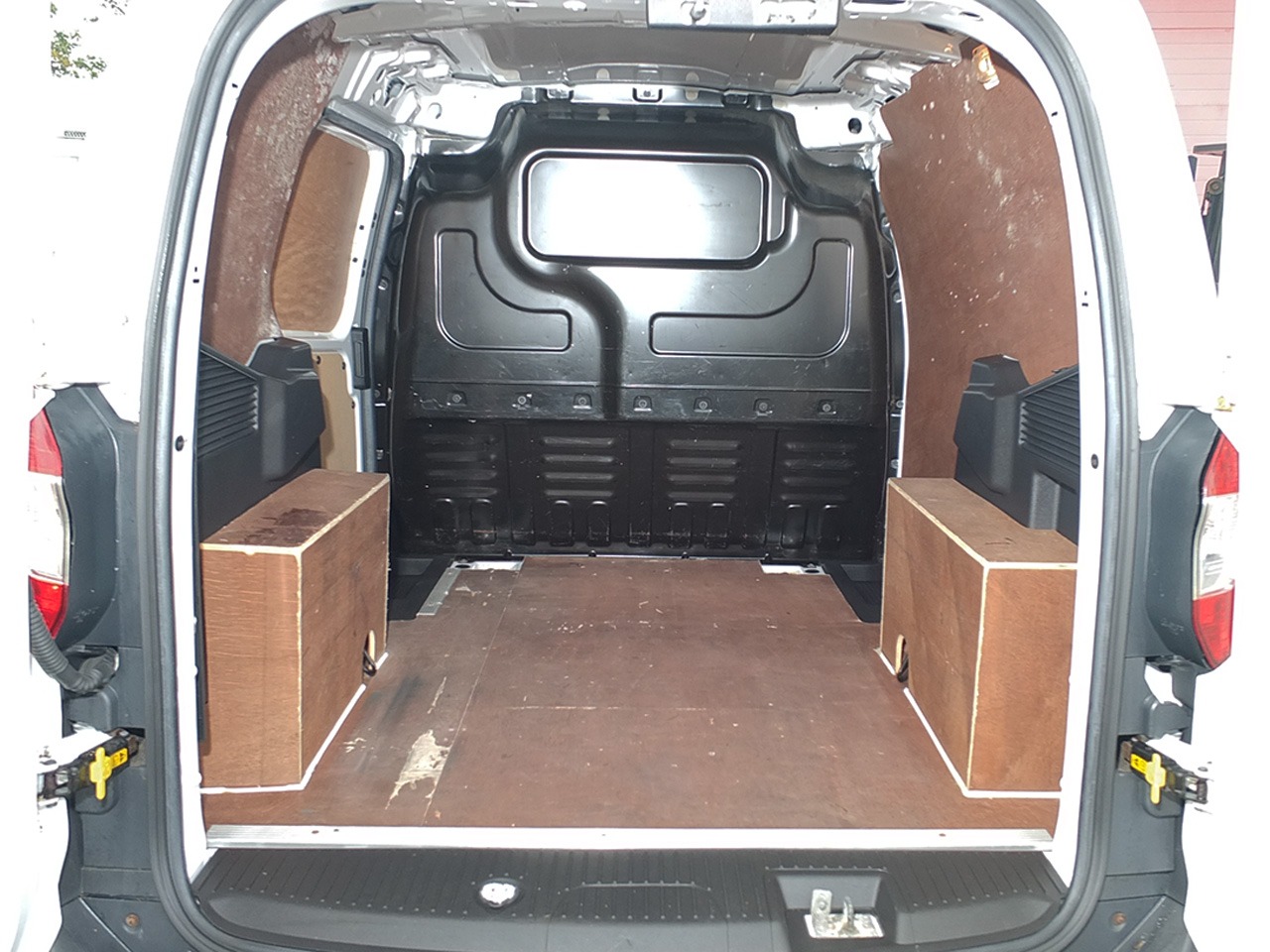 Used Ford Transit Courier 2017 for sale - 76075714: Photo 18