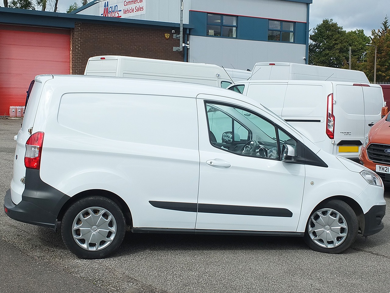 Used Ford Transit Courier 2017 for sale - 76075714: Photo 24