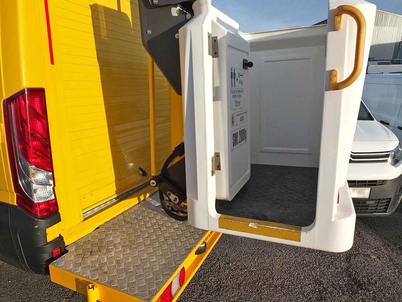 Vehicle 21