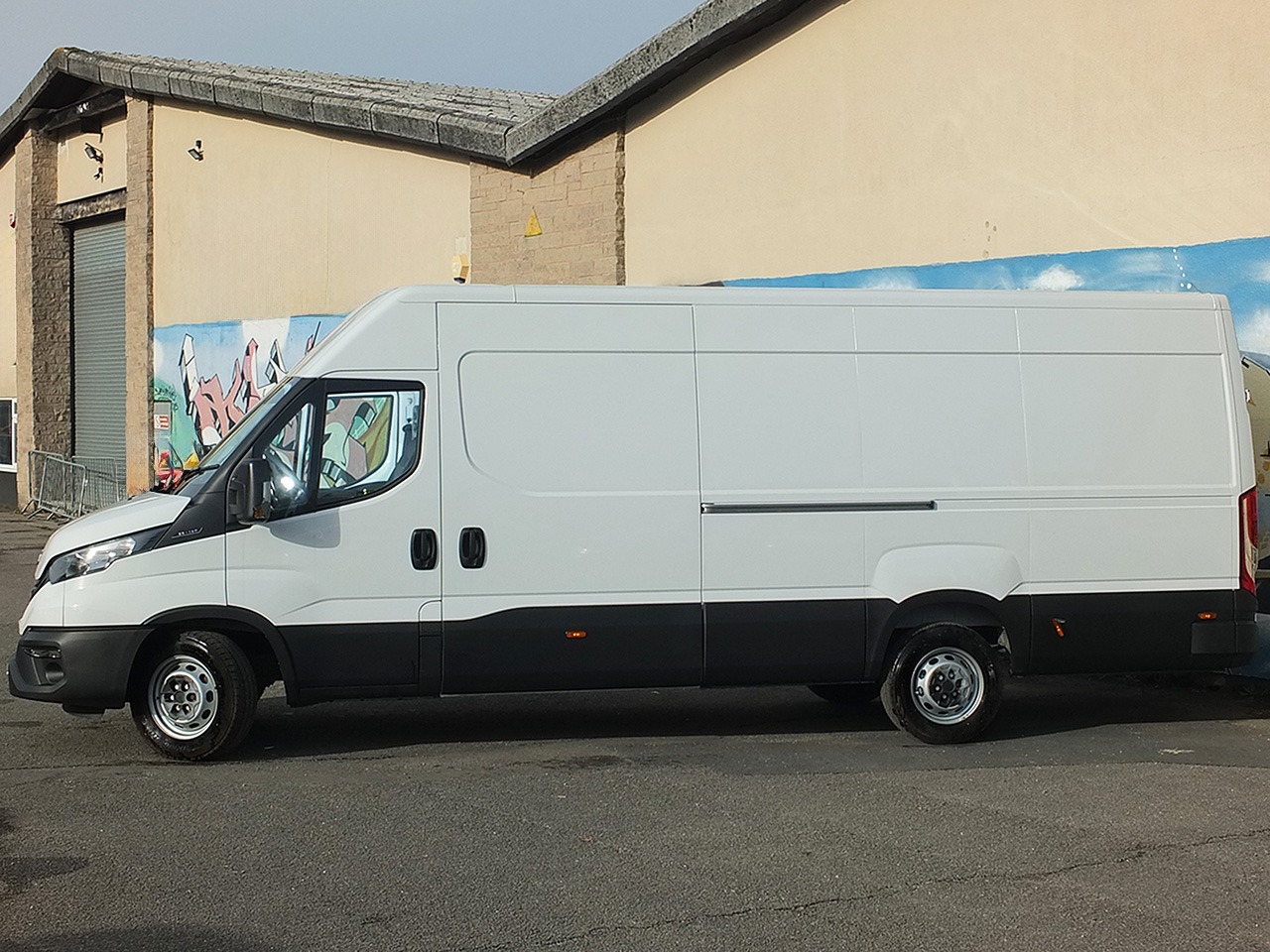 Used Iveco Daily 2024 for sale - 76576533: Photo 2