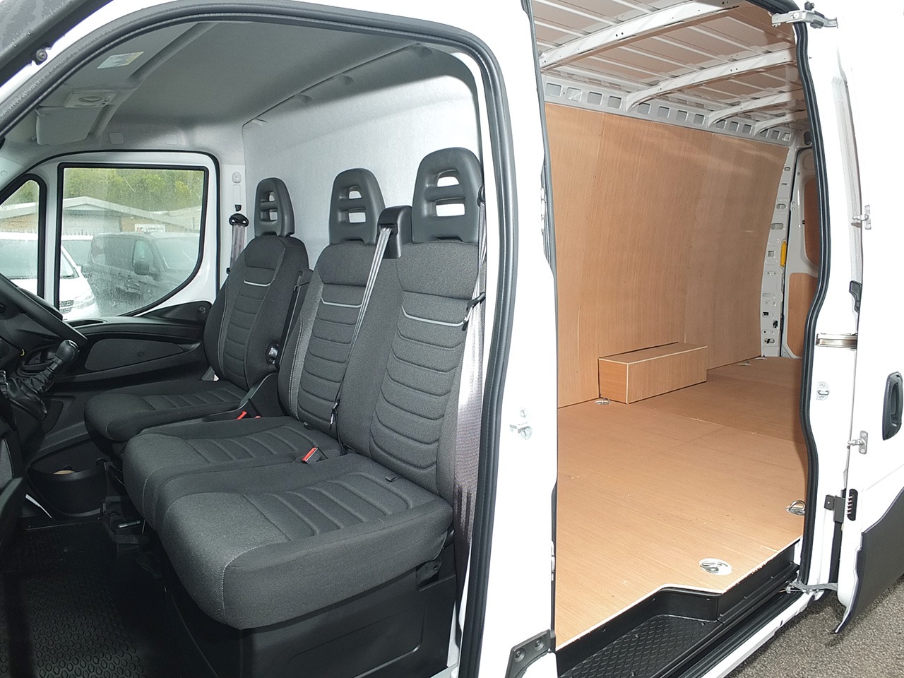 Used Iveco Daily 2024 for sale - 76576533: Photo 5