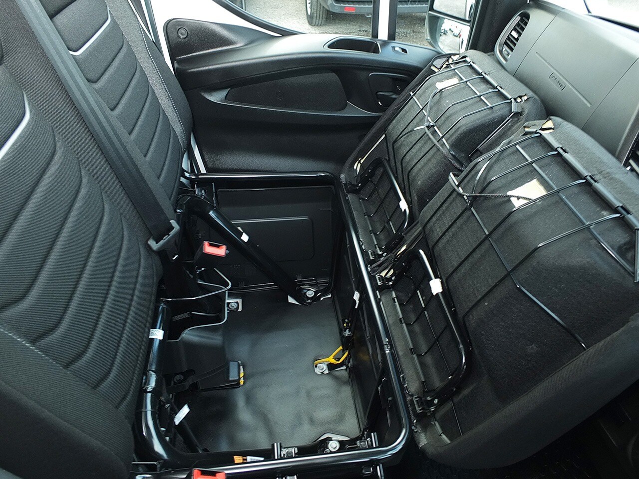 Used Iveco Daily 2024 for sale - 77023117: Photo 13