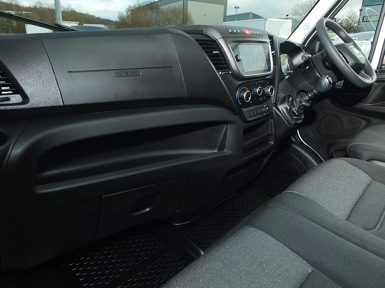 Used Iveco Daily 2024 for sale - 77023117: Photo 6