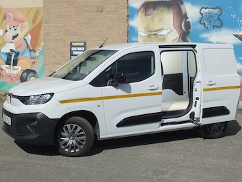 Used Citroen Berlingo 2024 for sale - 75750243: Photo