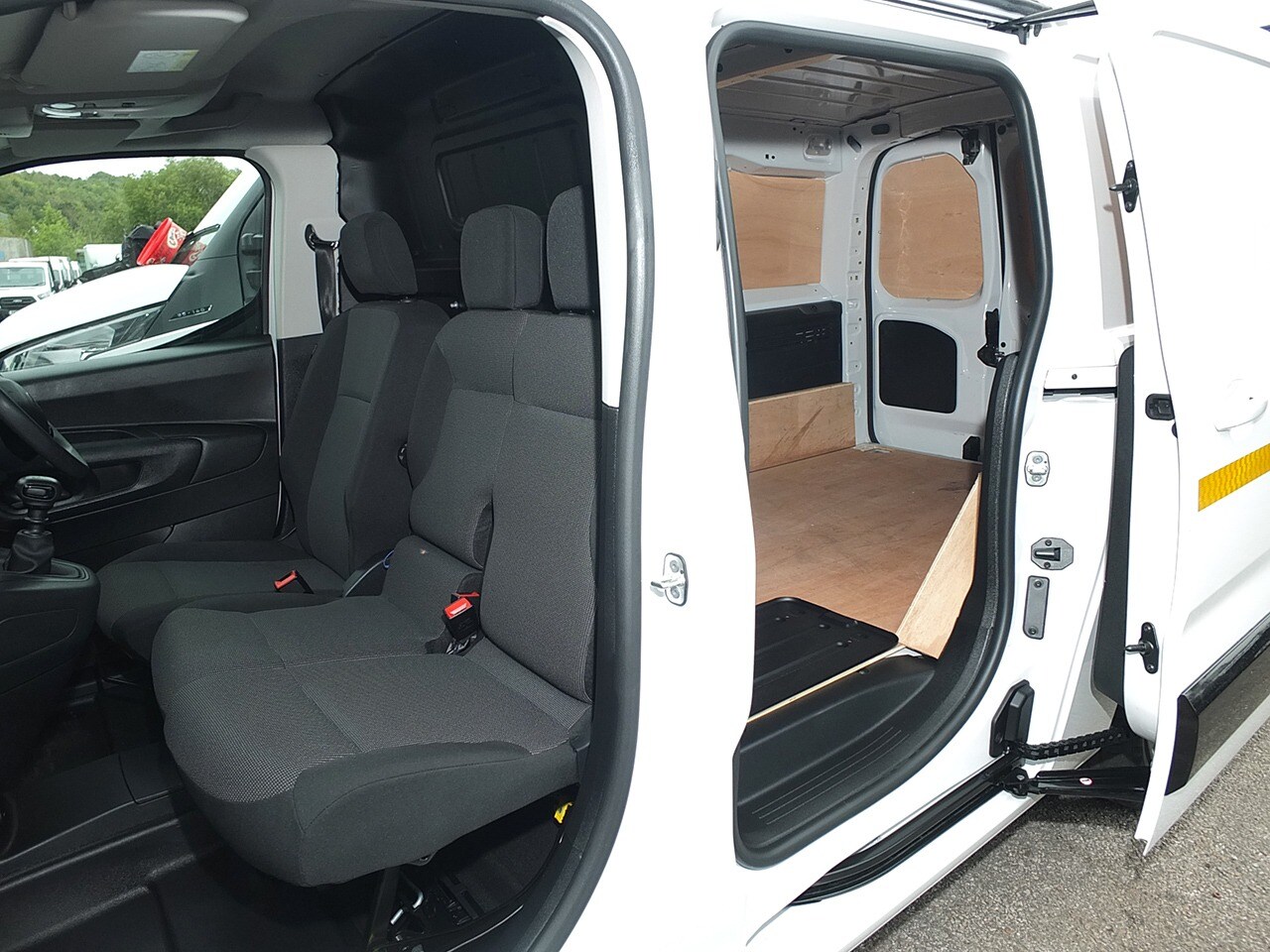 Used Peugeot Partner 2024 for sale - 75749339: Photo 5