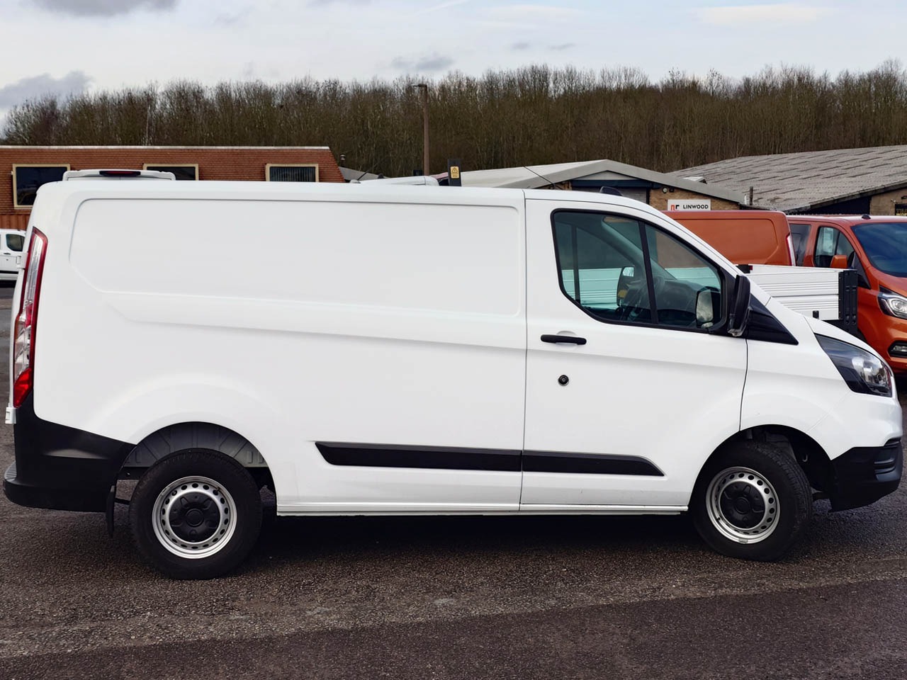 Used Ford Transit Custom 2023 for sale - 77568428: Photo 2
