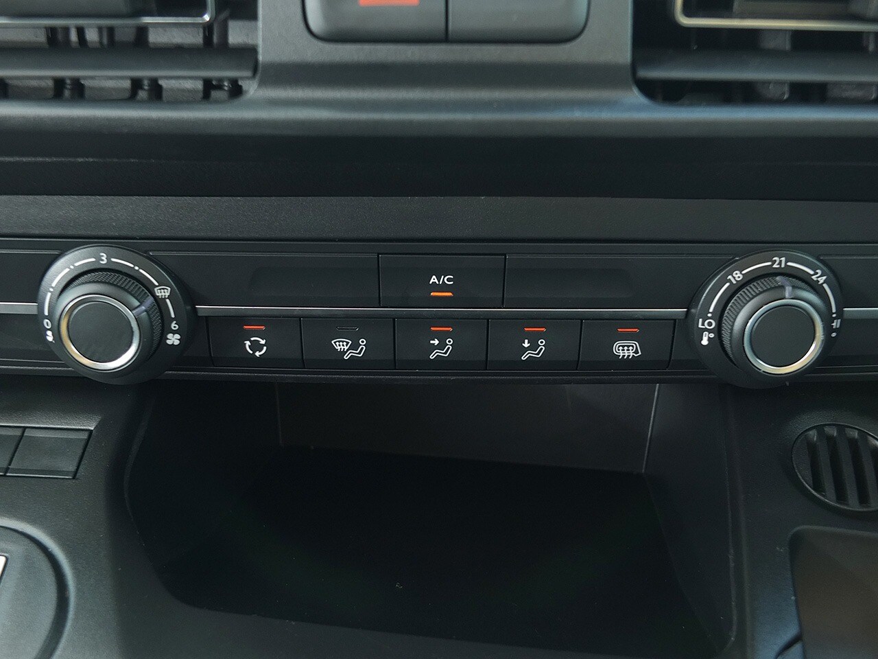 Used Vauxhall Combo 2024 for sale - 75760050: Photo 10