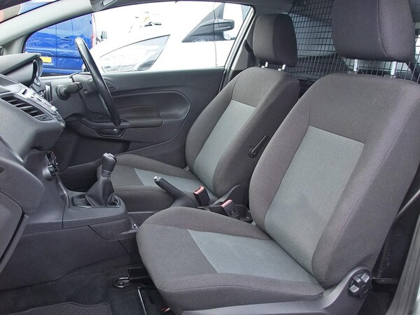 Used Ford Fiesta Van 2016 for sale - 69069864: Photo 4