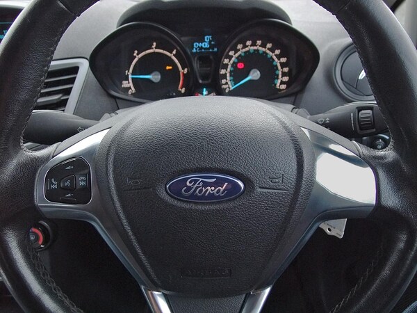 Used Ford Fiesta Van 2016 for sale - 69069864: Photo 6