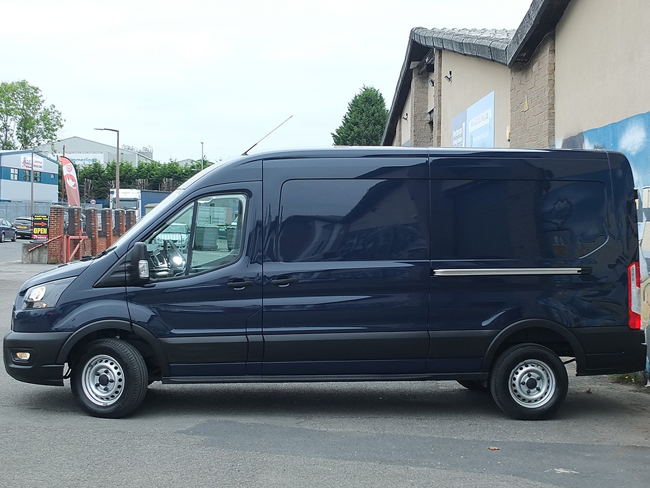 Used Ford Transit 2023 for sale - 76352184: Photo 2