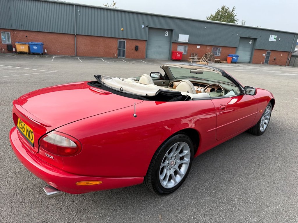 Used Jaguar XKR 1998 for sale - 76509674: Photo 11