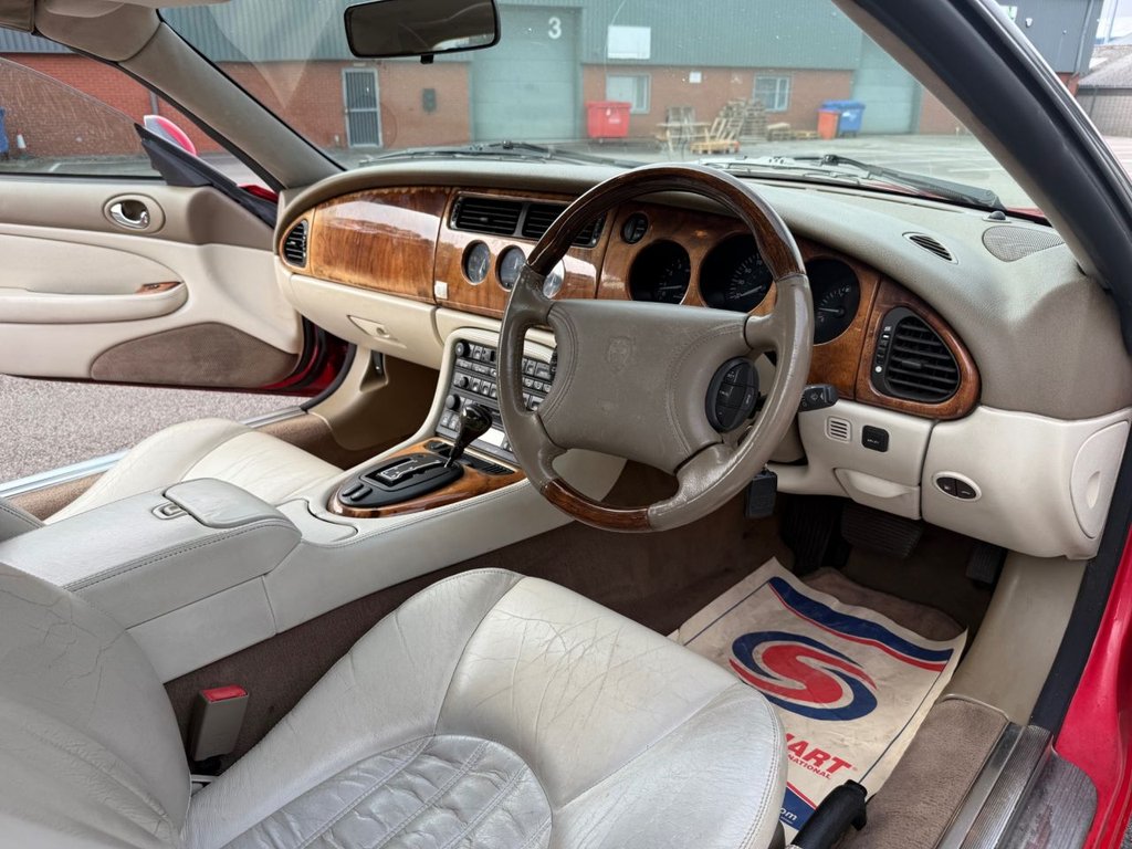 Used Jaguar XKR 1998 for sale - 76509674: Photo 29