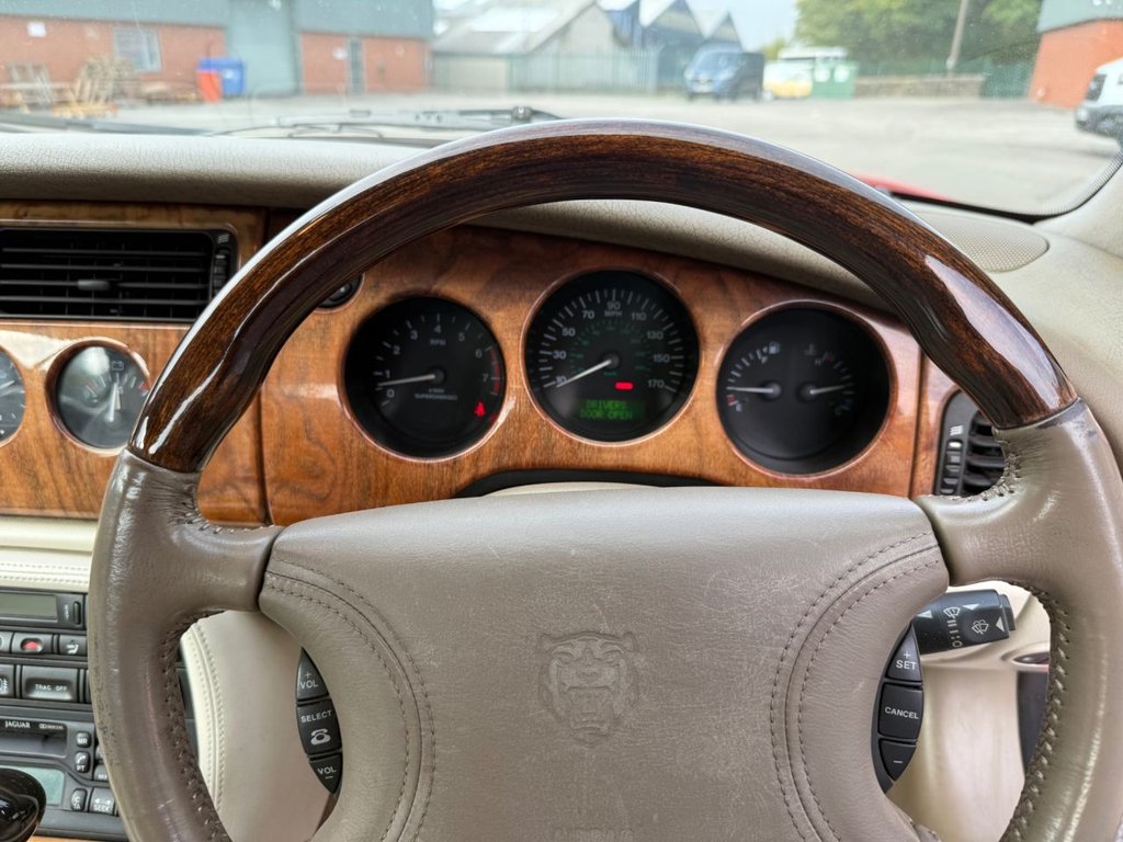 Used Jaguar XKR 1998 for sale - 76509674: Photo 30