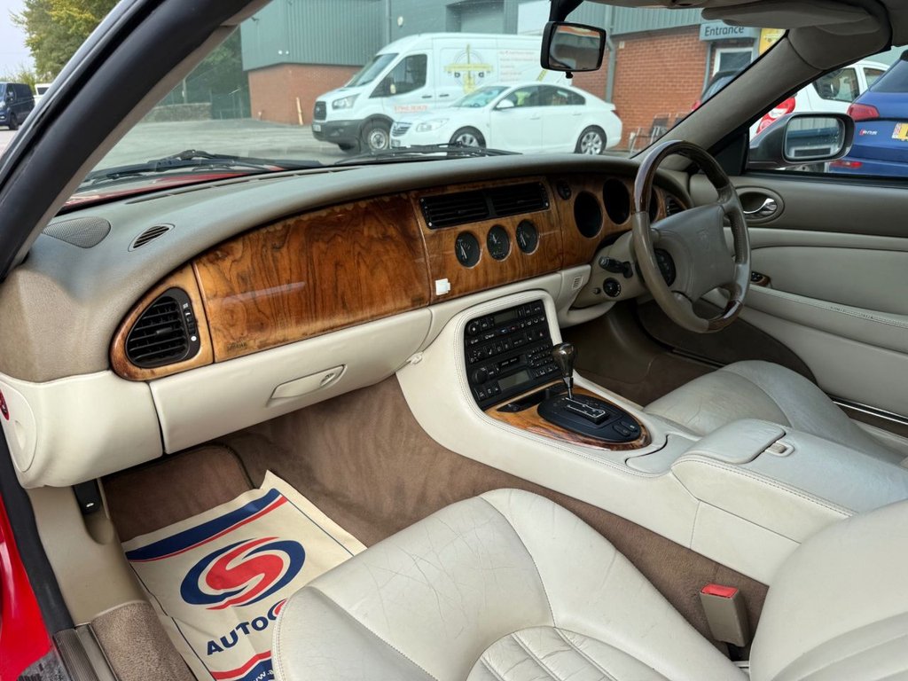 Used Jaguar XKR 1998 for sale - 76509674: Photo 32