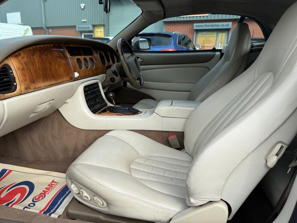 Used Jaguar XKR 1998 for sale - 76509674: Photo 33