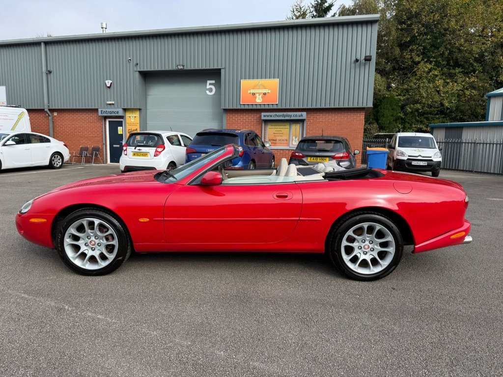 Used Jaguar XKR 1998 for sale - 76509674: Photo 7