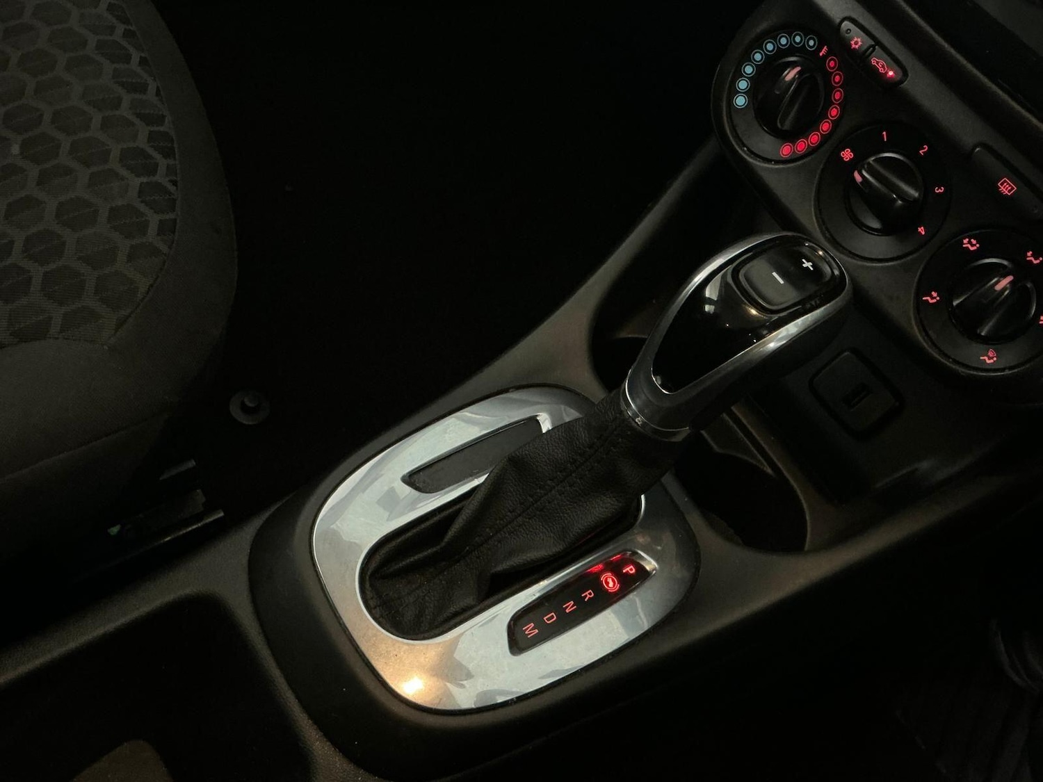 Used Vauxhall Corsa 2018 for sale - 76765758: Photo 16