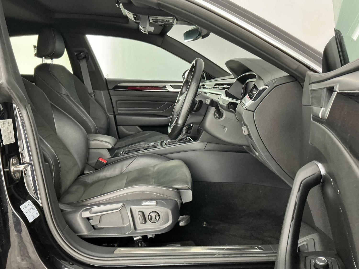 Used Volkswagen Arteon 2021 for sale - 76561017: Photo 10