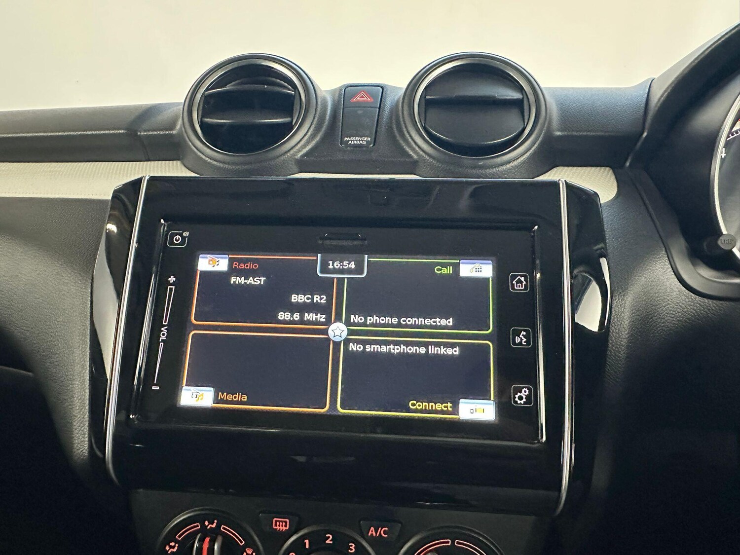 Used Suzuki Swift 2023 for sale - 76214204: Photo 31