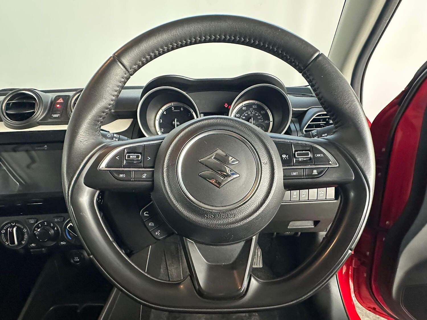 Used Suzuki Swift 2023 for sale - 76214204: Photo 9