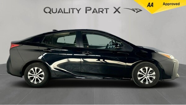 Used Toyota Prius 2022 for sale - 75989787: Photo 2