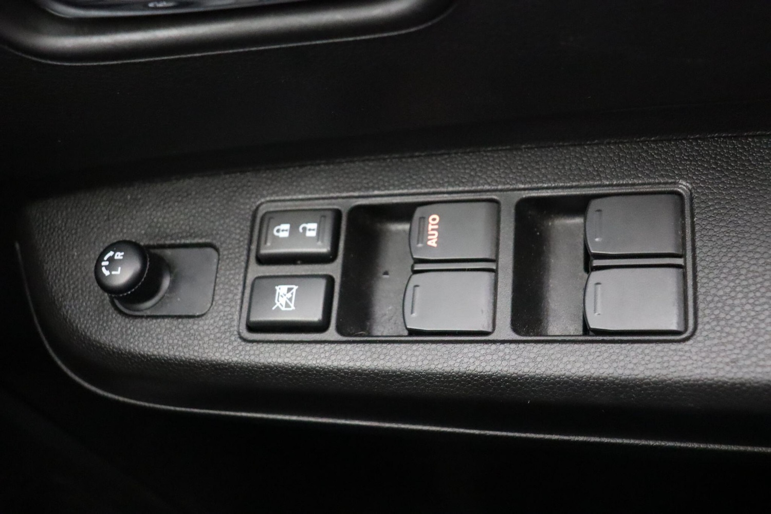 Used Suzuki Ignis 2024 for sale - 77359099: Photo 17