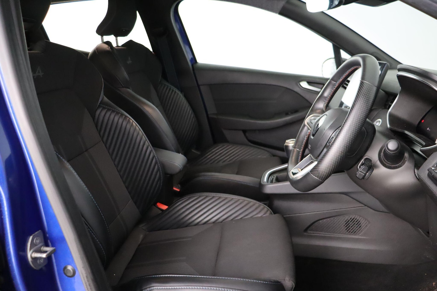 Used Renault Clio 2024 for sale - 77376471: Photo 13