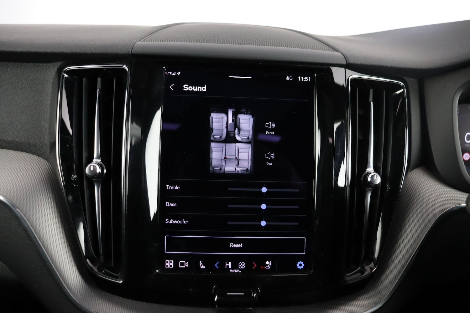 Used Volvo XC60 2021 for sale - 77120647: Photo 41