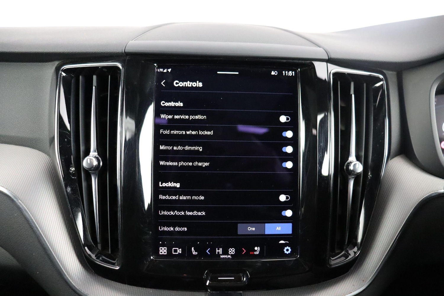 Used Volvo XC60 2021 for sale - 77120647: Photo 43