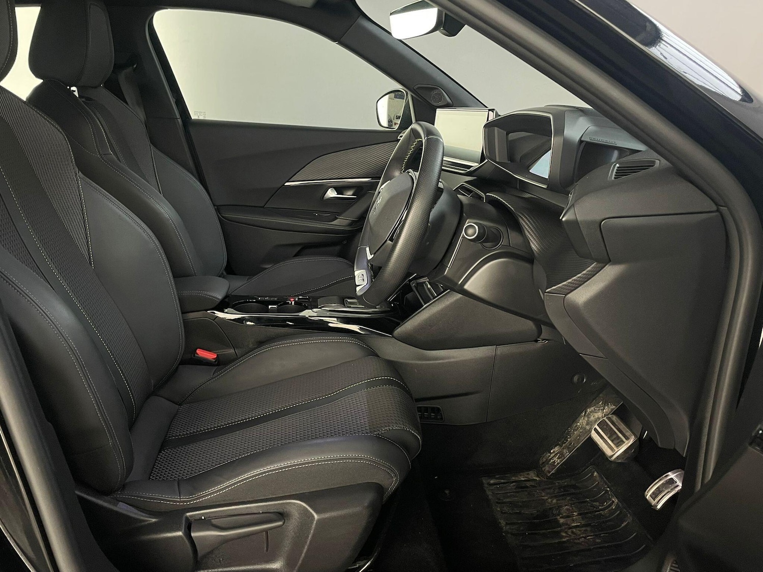 Used Peugeot E-2008 2022 for sale - 76295270: Photo 10
