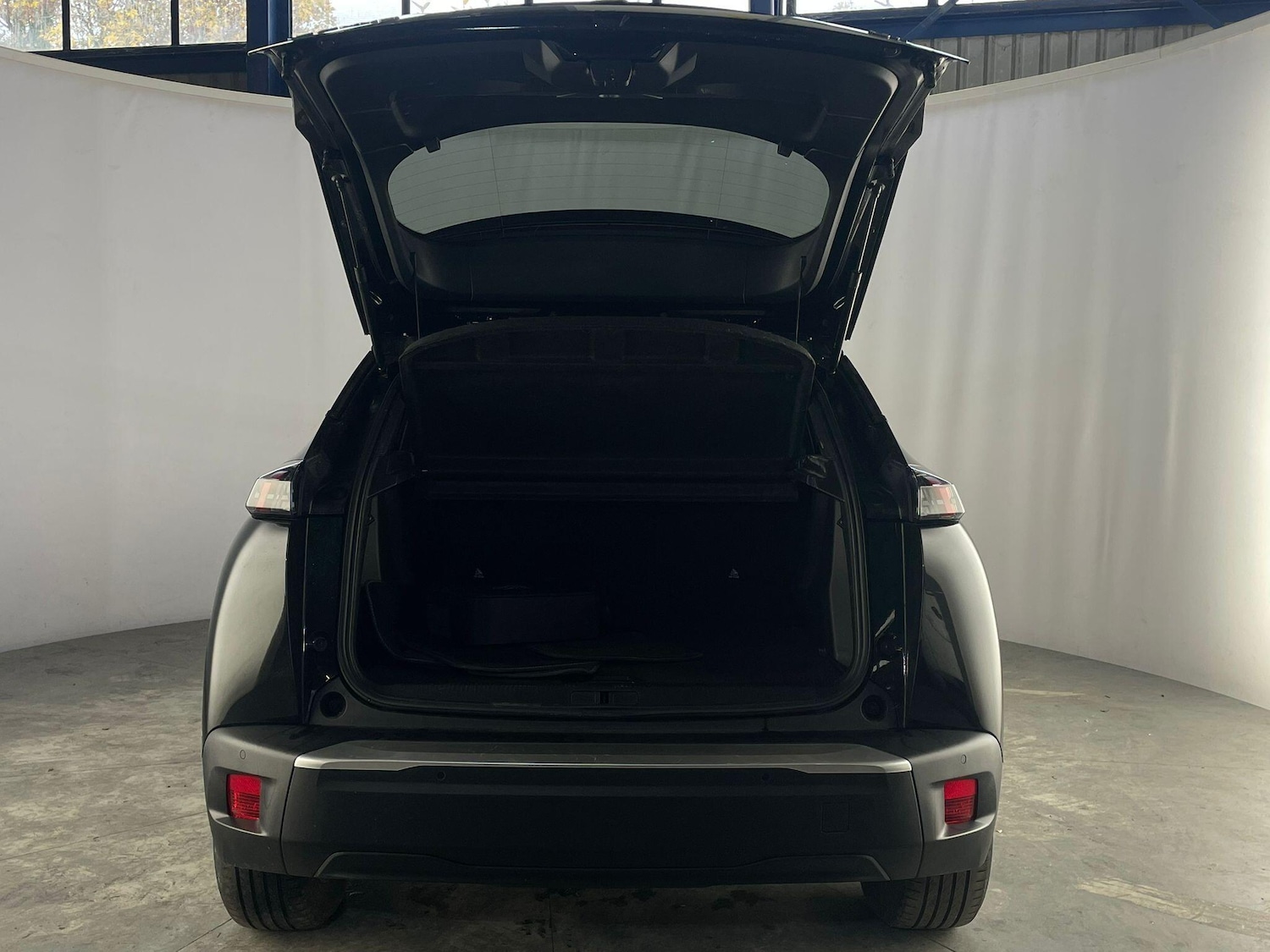 Used Peugeot E-2008 2022 for sale - 76295270: Photo 27