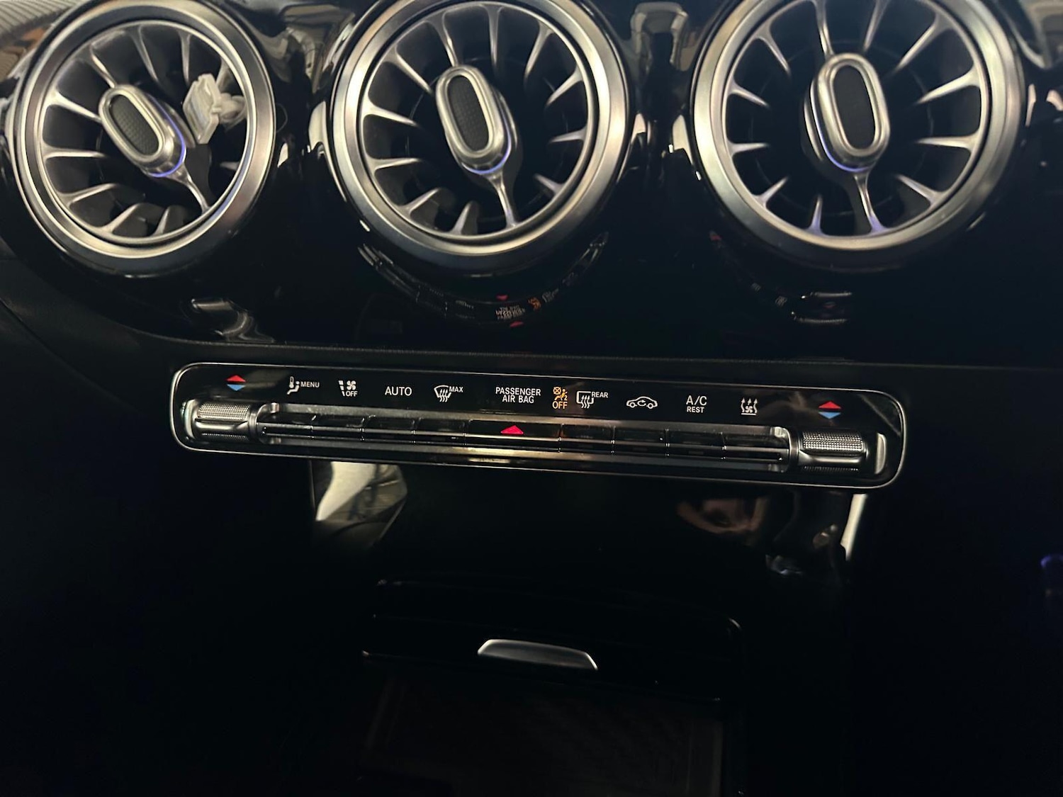 Used Mercedes-Benz CLA 2020 for sale - 76042003: Photo 21
