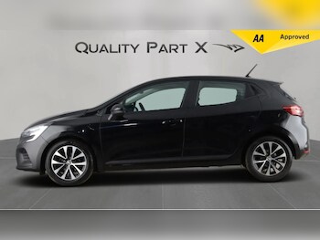 Used Renault Clio 2023 for sale - 77738393: Photo