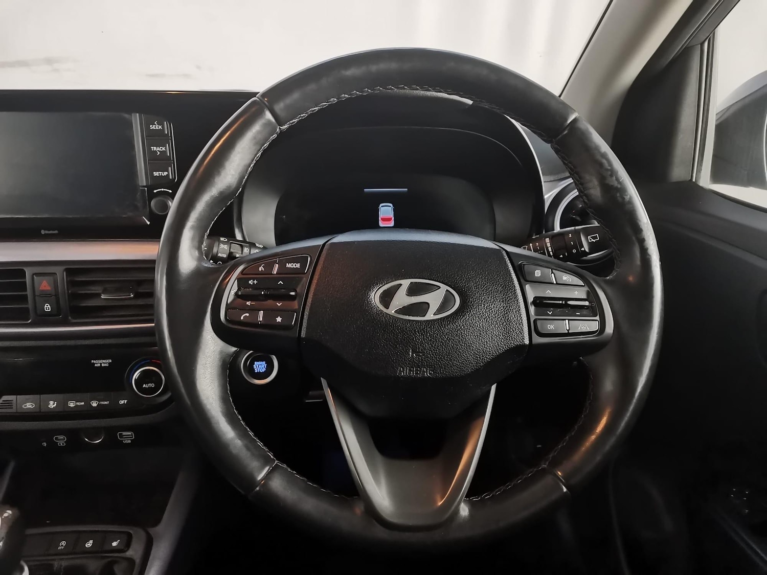 Used Hyundai i10 2023 for sale - 76360448: Photo 9