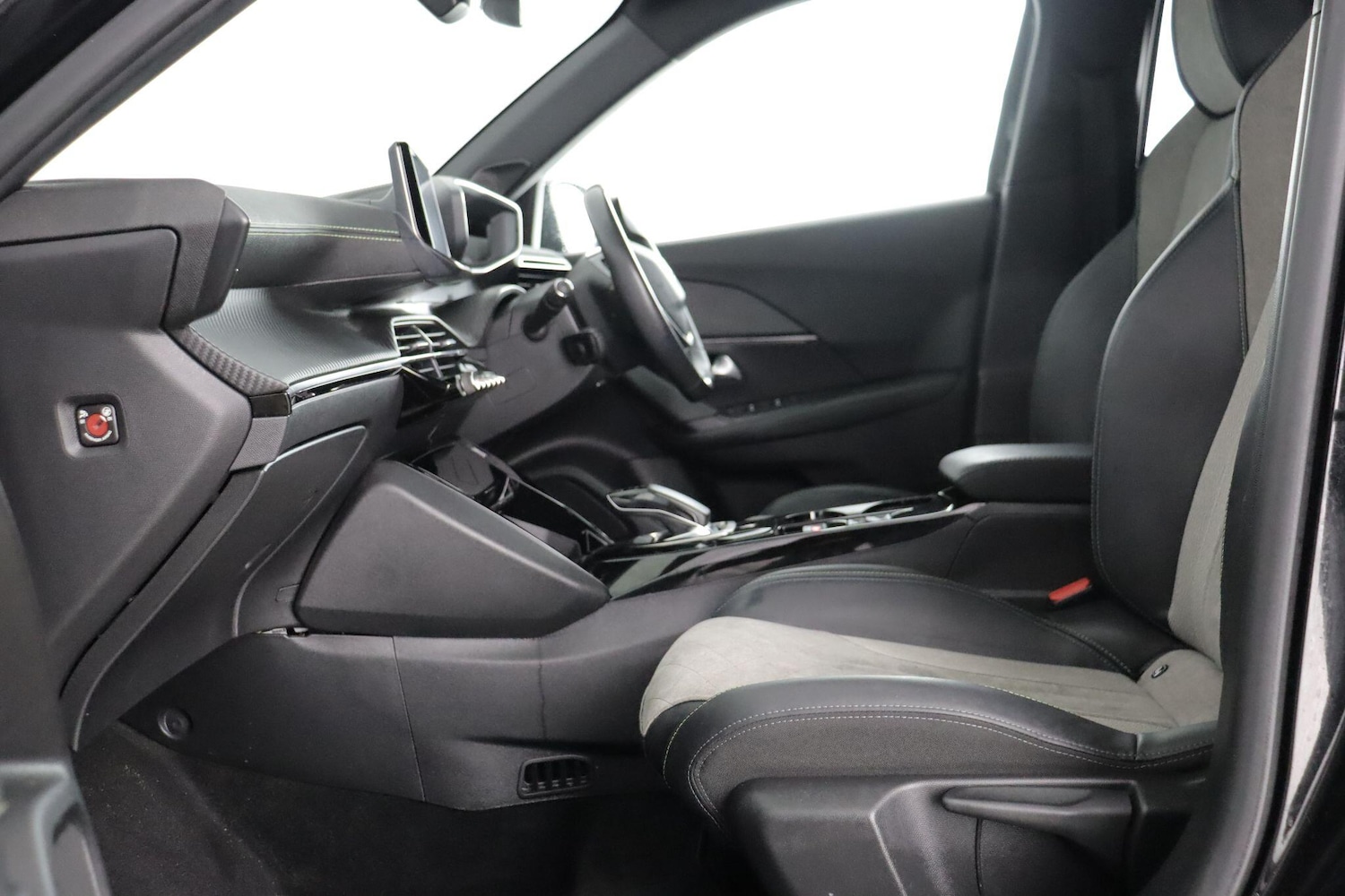 Used Peugeot 2008 2021 for sale - 77191827: Photo 15