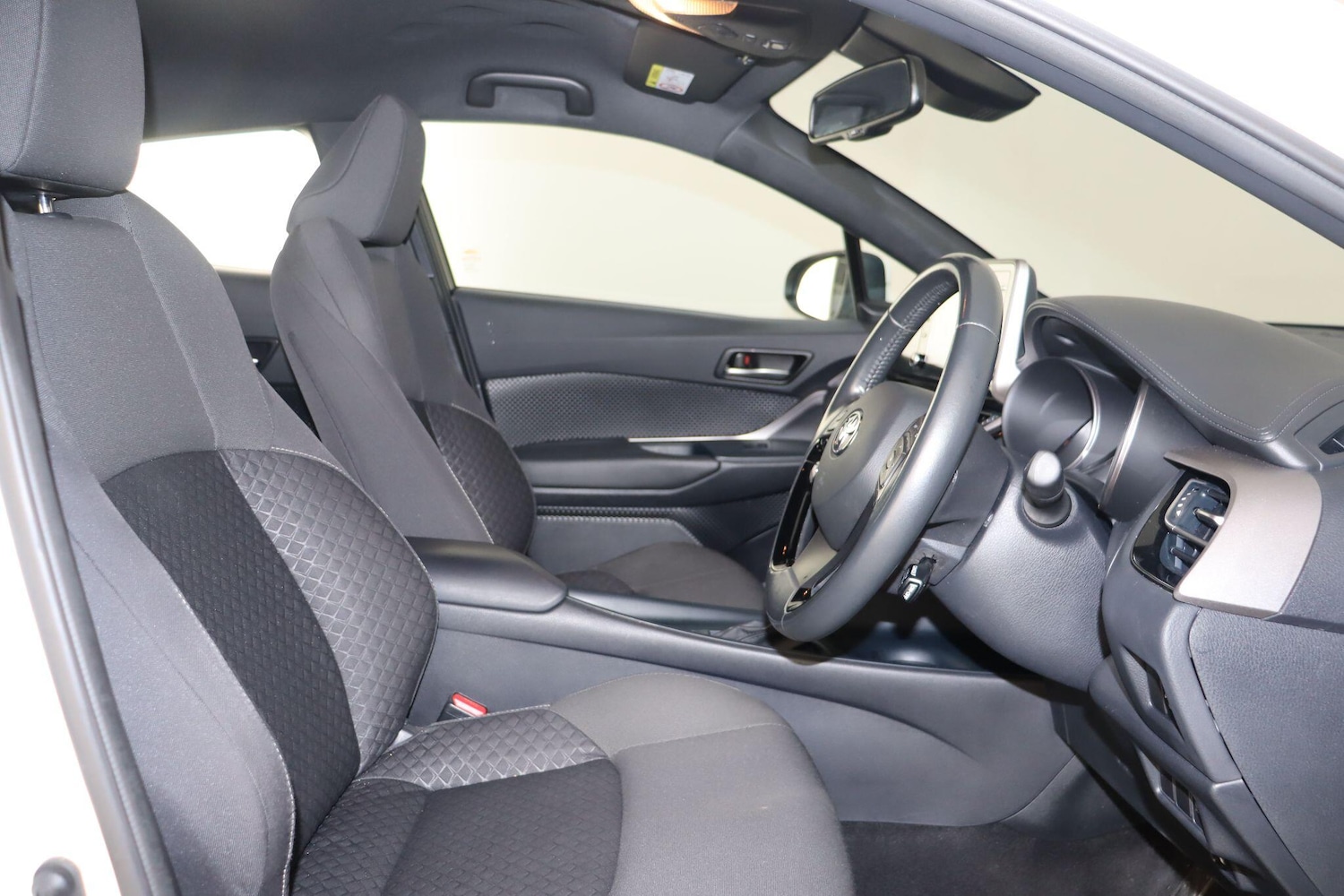 Used Toyota C-HR 2022 for sale - 76849626: Photo 12