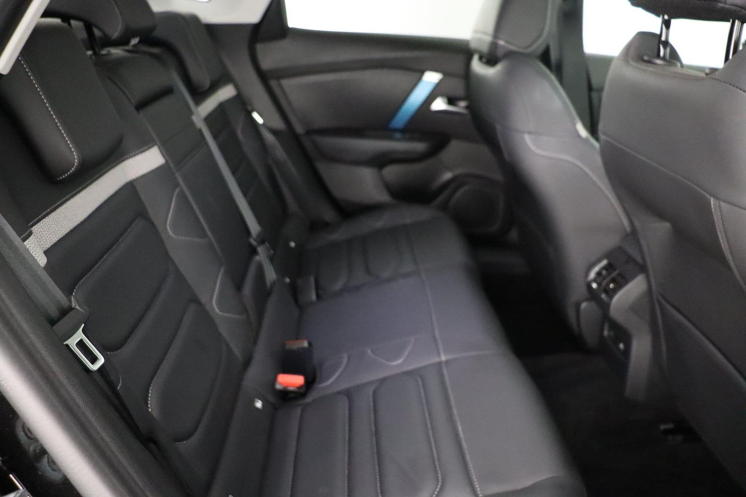 Used Citroen e-C4 X 2024 for sale - 77684330: Photo 11