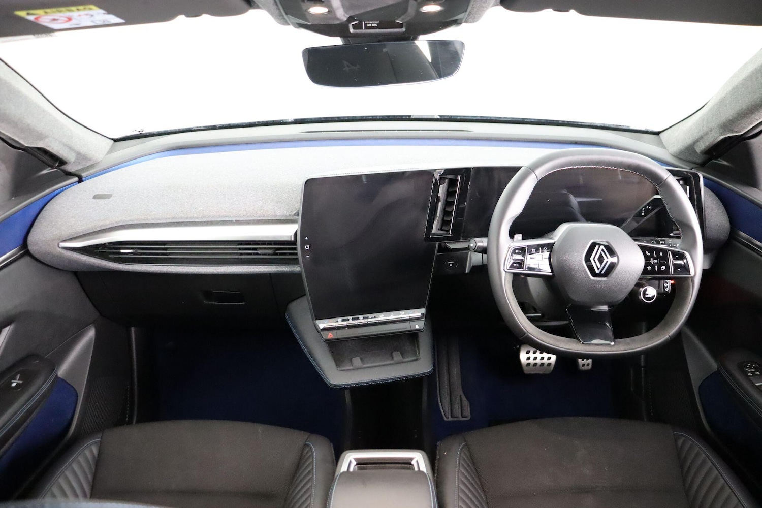 Used Renault Scenic E-Tech 2024 for sale - 76913139: Photo 10