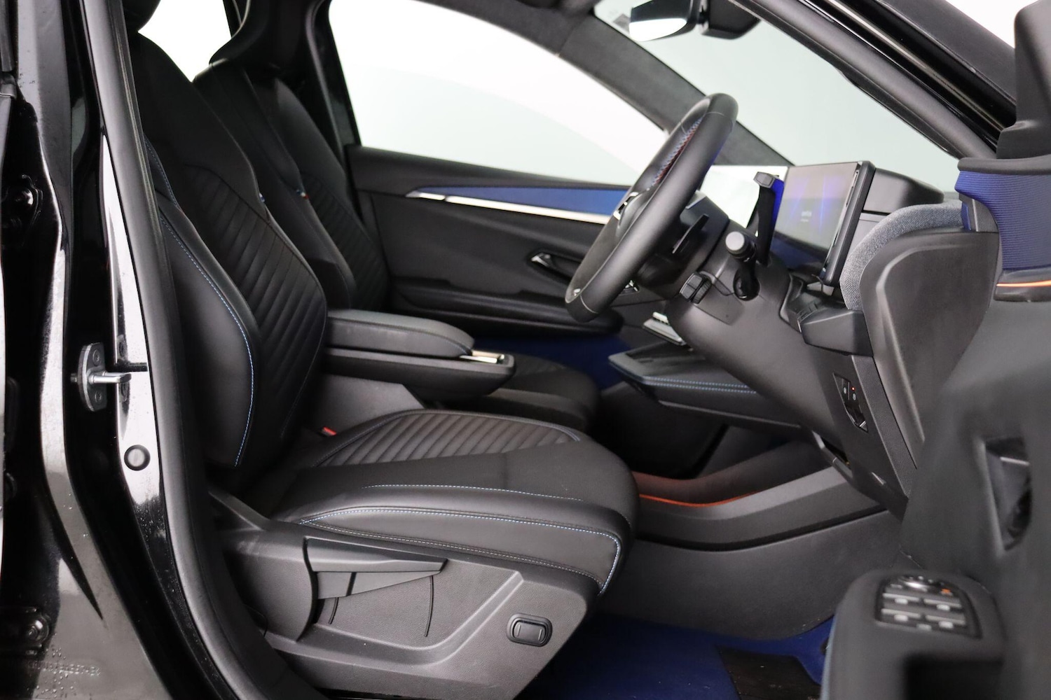 Used Renault Scenic E-Tech 2024 for sale - 76913139: Photo 12