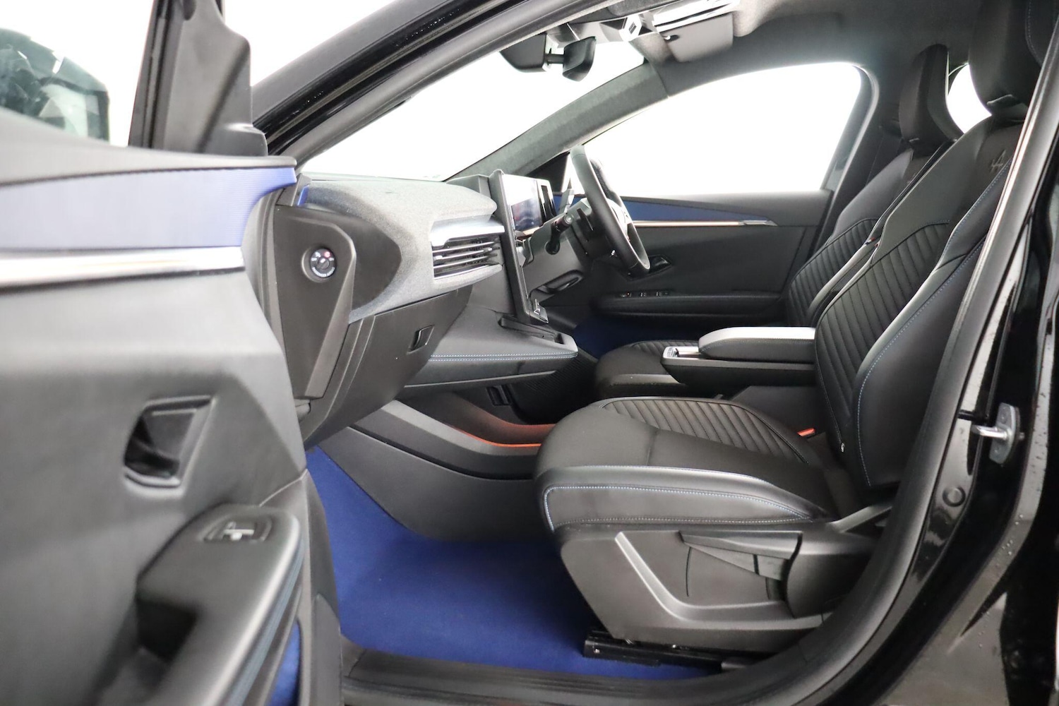 Used Renault Scenic E-Tech 2024 for sale - 76913139: Photo 14