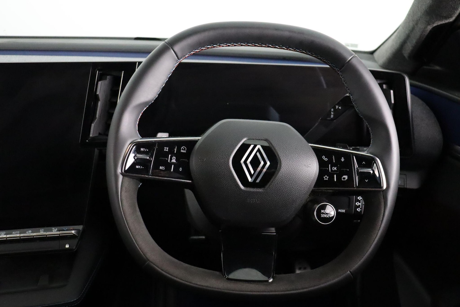 Used Renault Scenic E-Tech 2024 for sale - 76913139: Photo 9